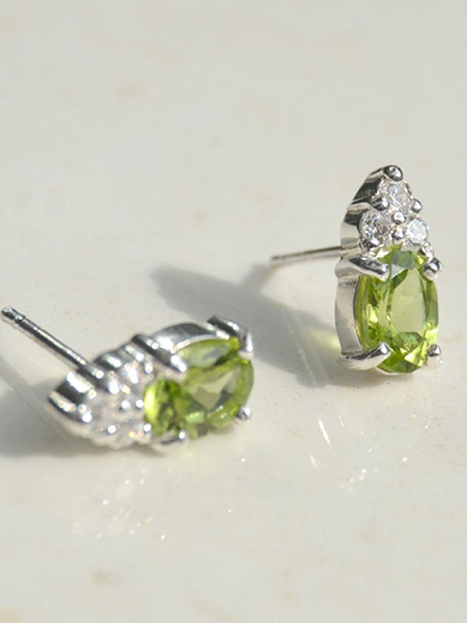 martha in the garret leoner ii. peridot Earring