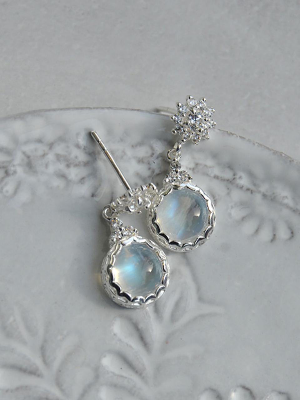 martha in the garret lillibeth Earring
