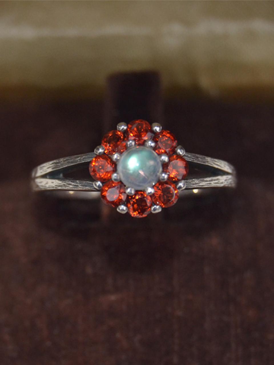 martha in the garret moebe.garnet Ring
