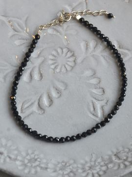 martha in the garret Natural Sterling Silver Black Spinel Bracelet [Black]