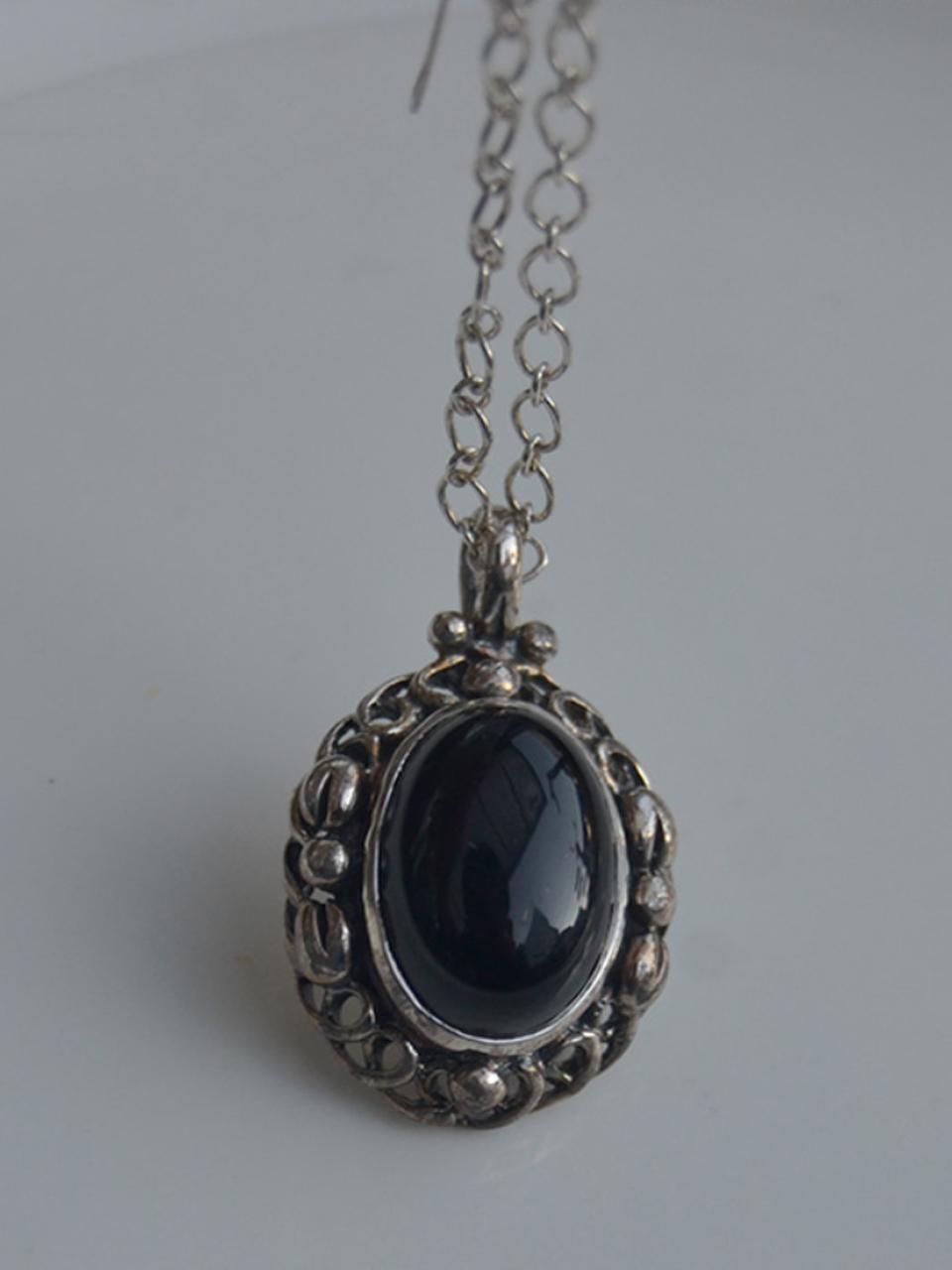 martha in the garret viendrez black onyx Necklace