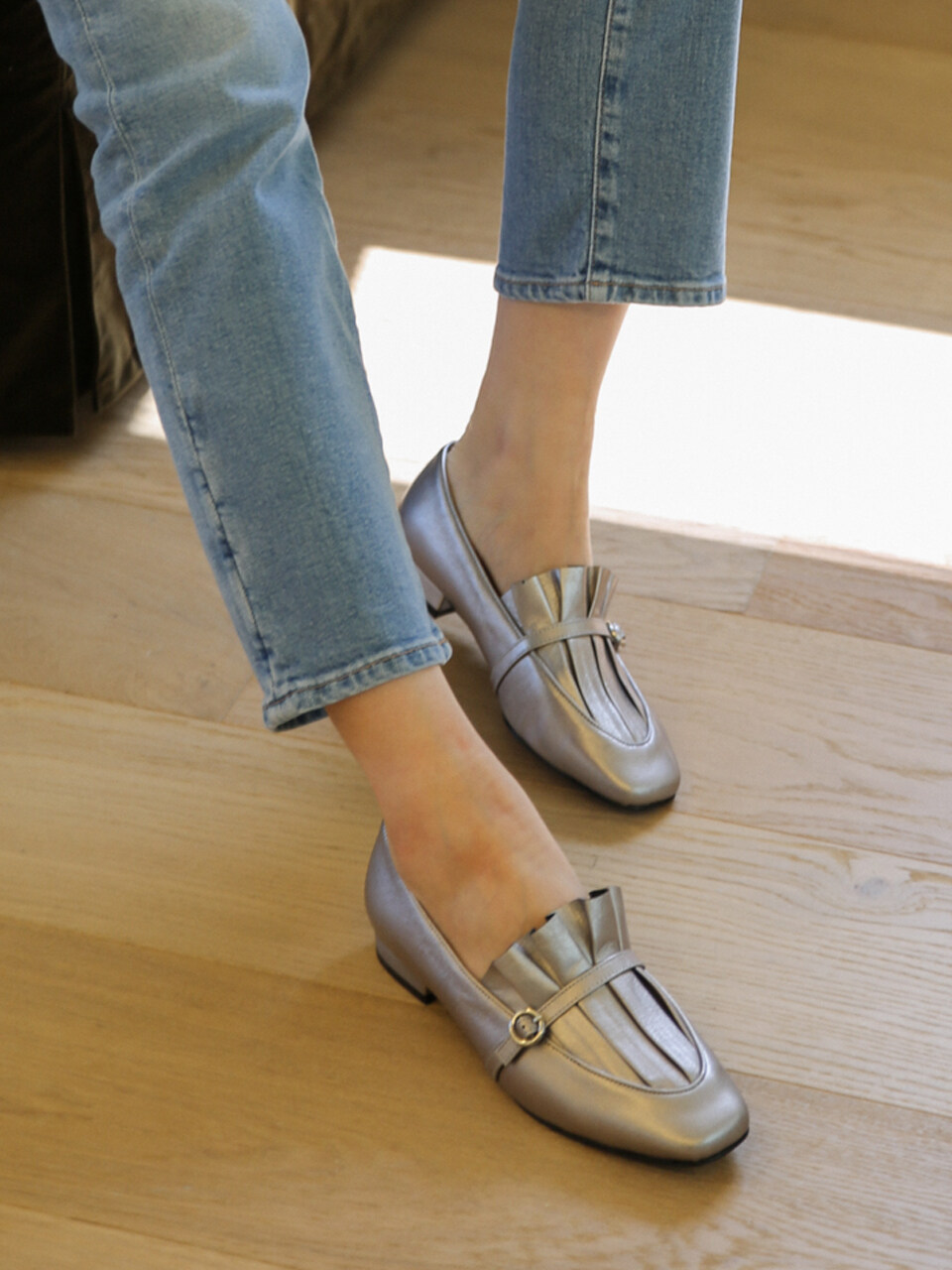 MARYRINGO Becca Gathering Loafer _ Silver