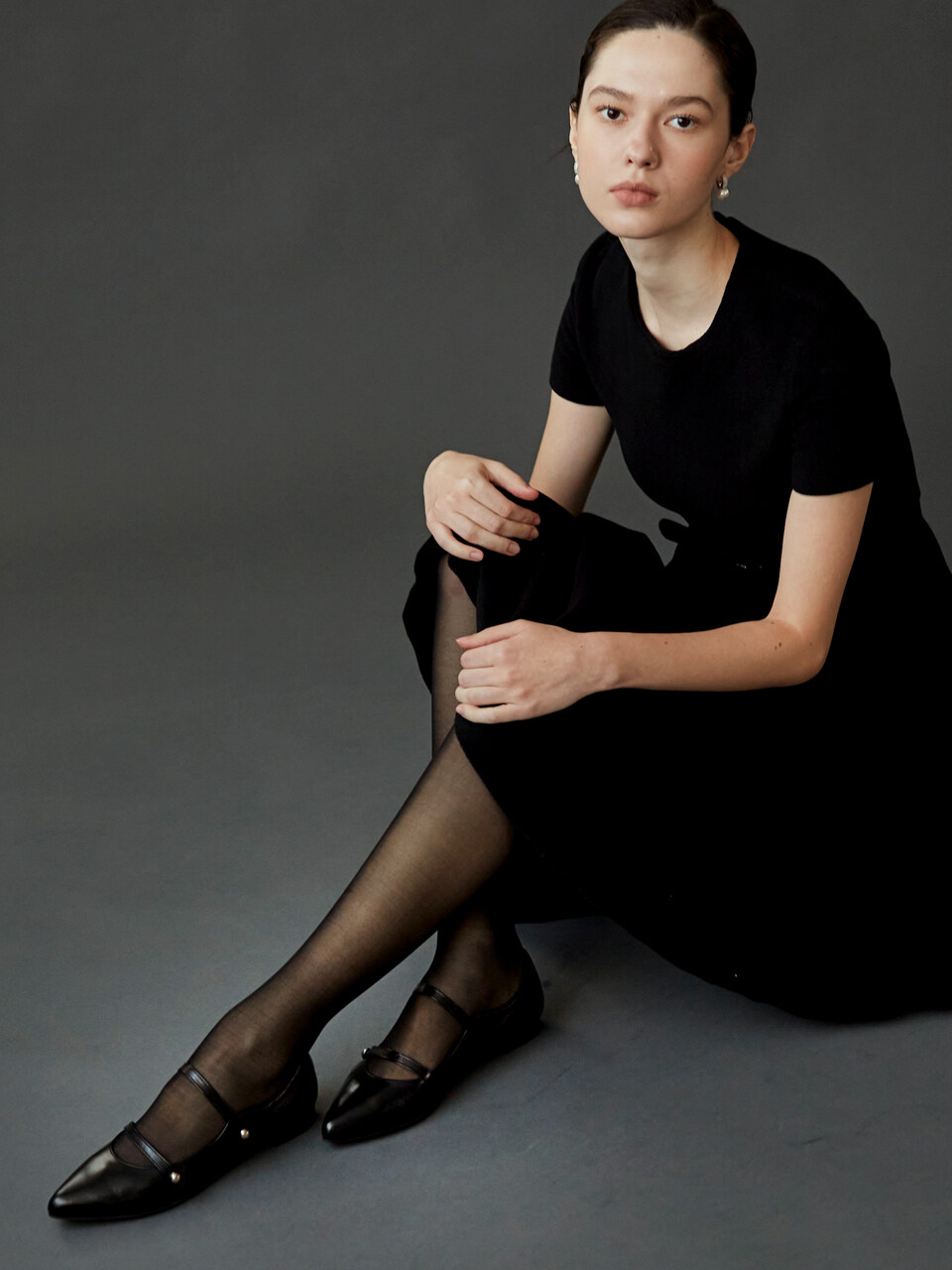 MARYRINGO Becca Wave Flat _ Black CK