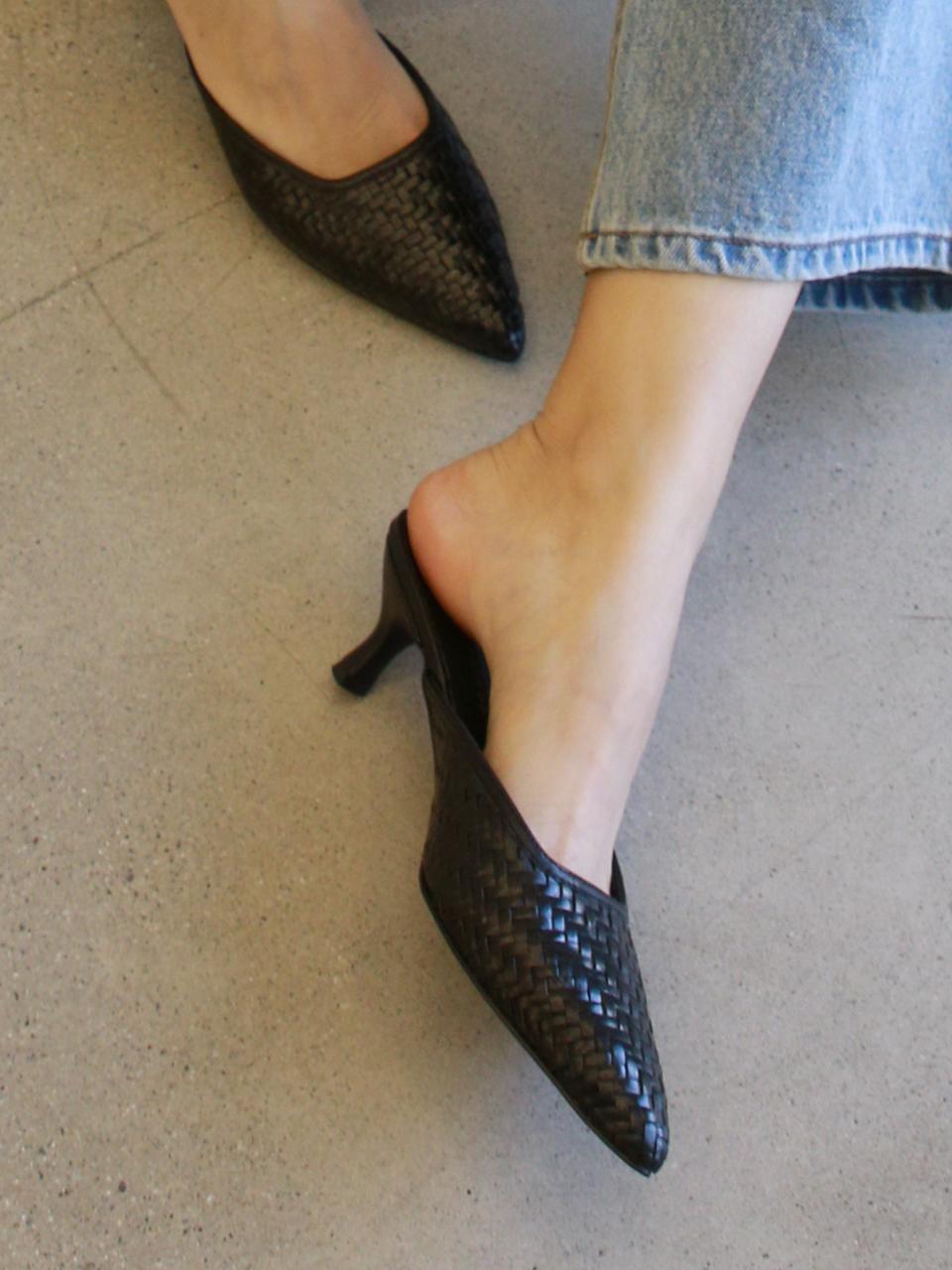 MARYRINGO Jane Point Mule_Mesh Black