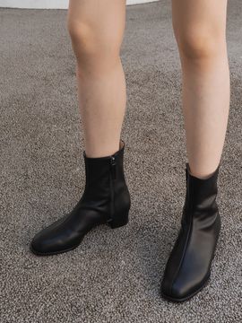 MARYRINGO NO. Margaret Simple Ankle Boots (Black)