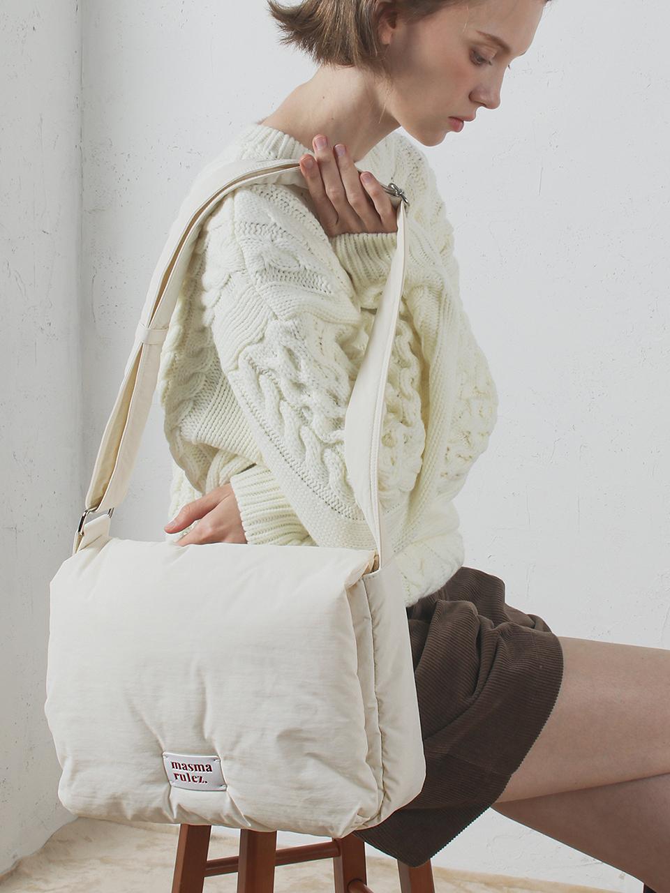 Masmarulez Large Plump Daily Cross Bag [Cream]