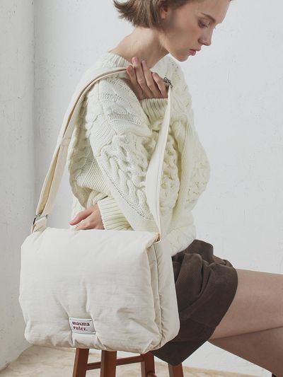 Masmarulez Large Plump Daily Cross Bag [Cream]