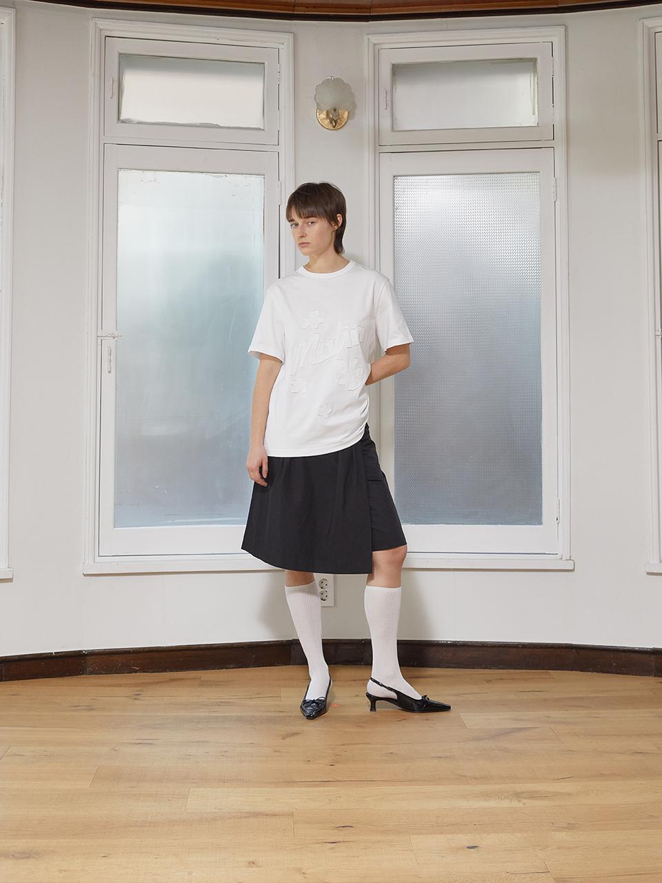Matin Kim BERMUDA WRAP SKIRT PANTS MIDI [BLACK]