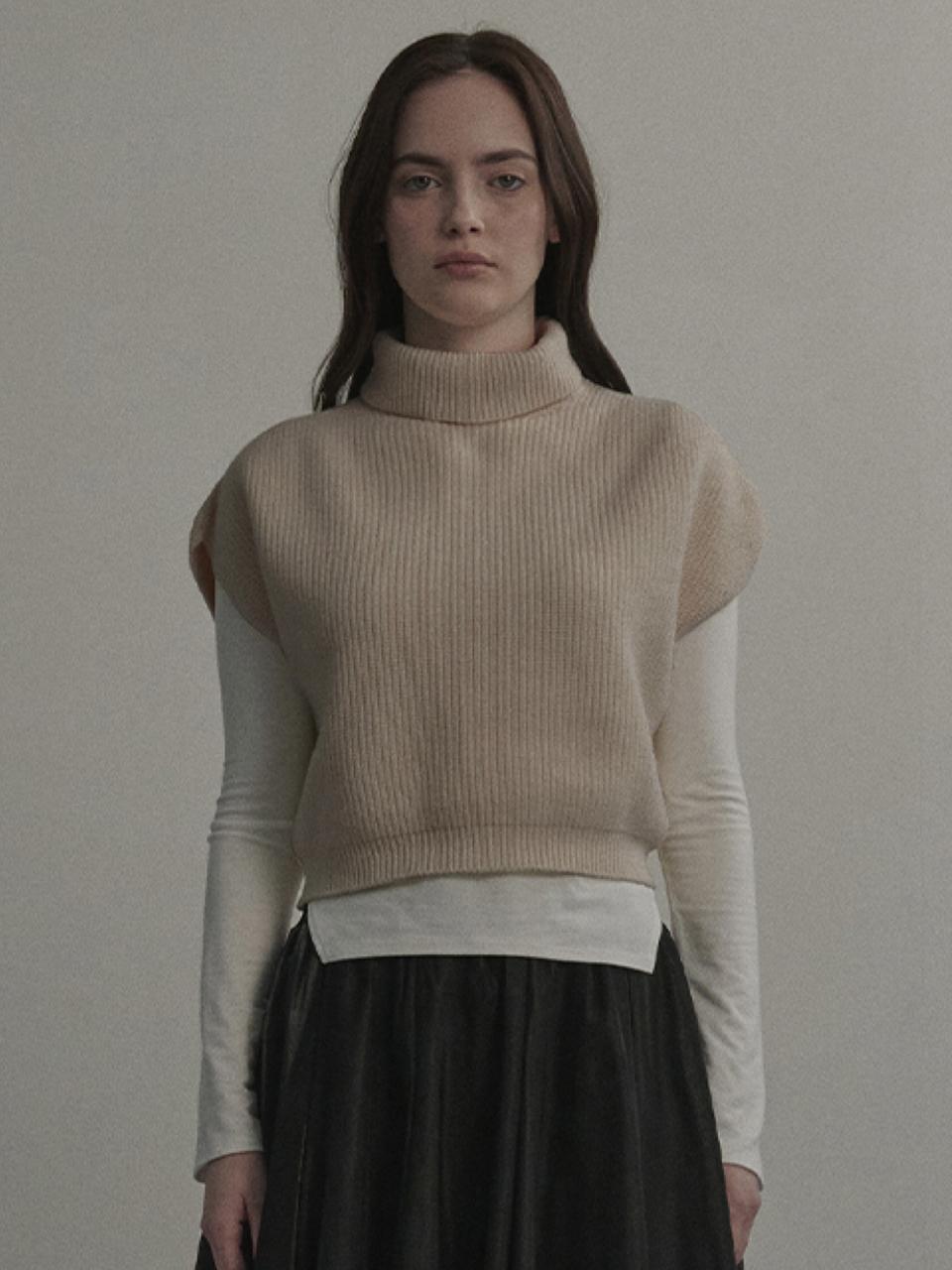 MAUSOLEUM Turtleneck Luxurious Texture Knit Vest [Brown]