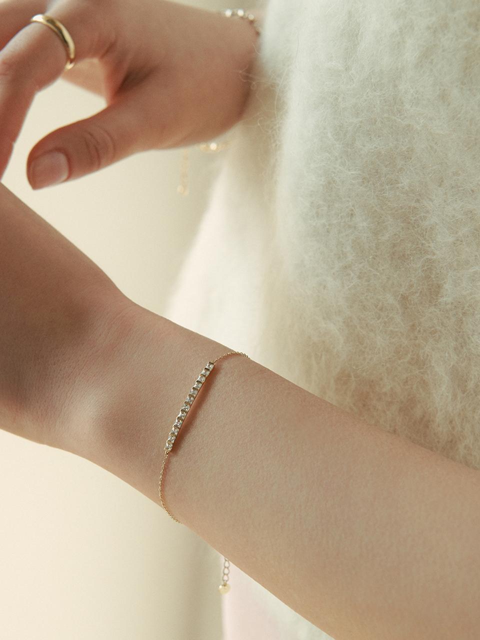 MAYBETOI 14k Breen Square Cubic Stick Bracelet