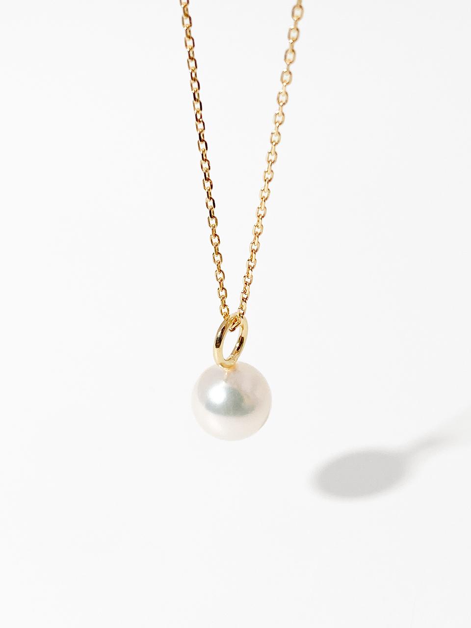 MAYBETOI 14K Herge Akoya Pearl Pendant Necklace [Beige]