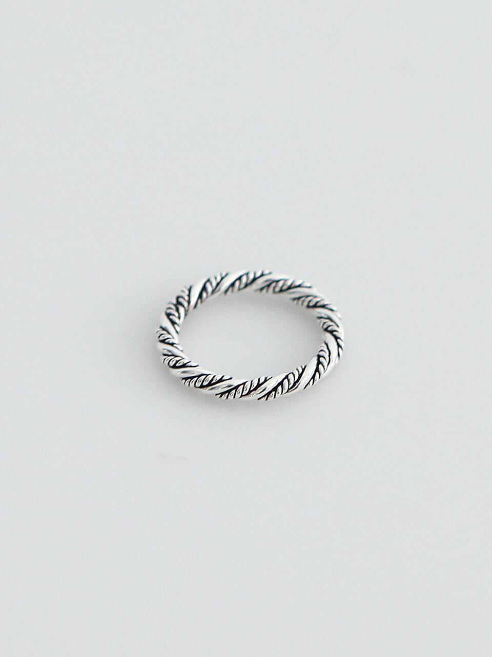 MCCOII Twist Twist Ring