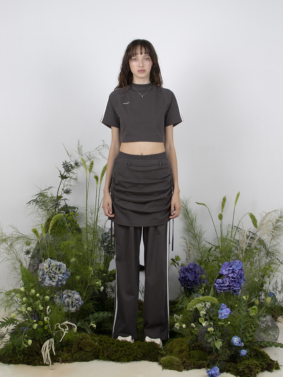 MEENDERI Track Shirring Skirt Pants_Charcoal