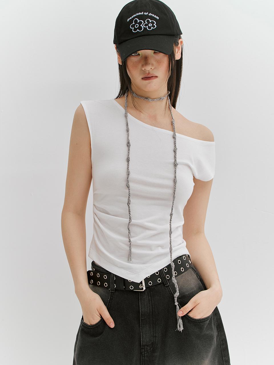 MEENDERI UNBALANCE SHIRRING SLEEVELESS TANK [WHITE]