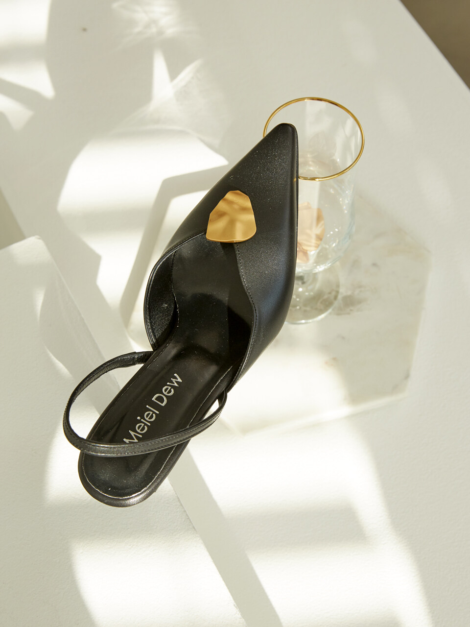 Meiel Dew MD1065 Wave Line Point Slingback Black