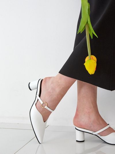 Meiel Dew O-ring Point Wave Line Mules White