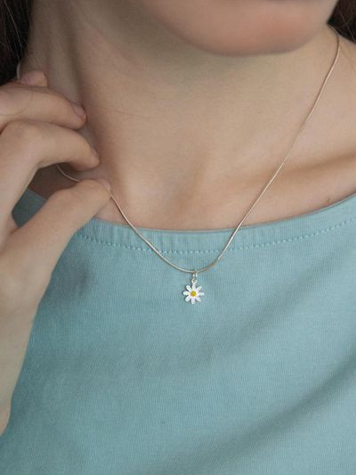 MERRYMOTIVE [ Silver ] Daisy Flower Pendant With Necklace