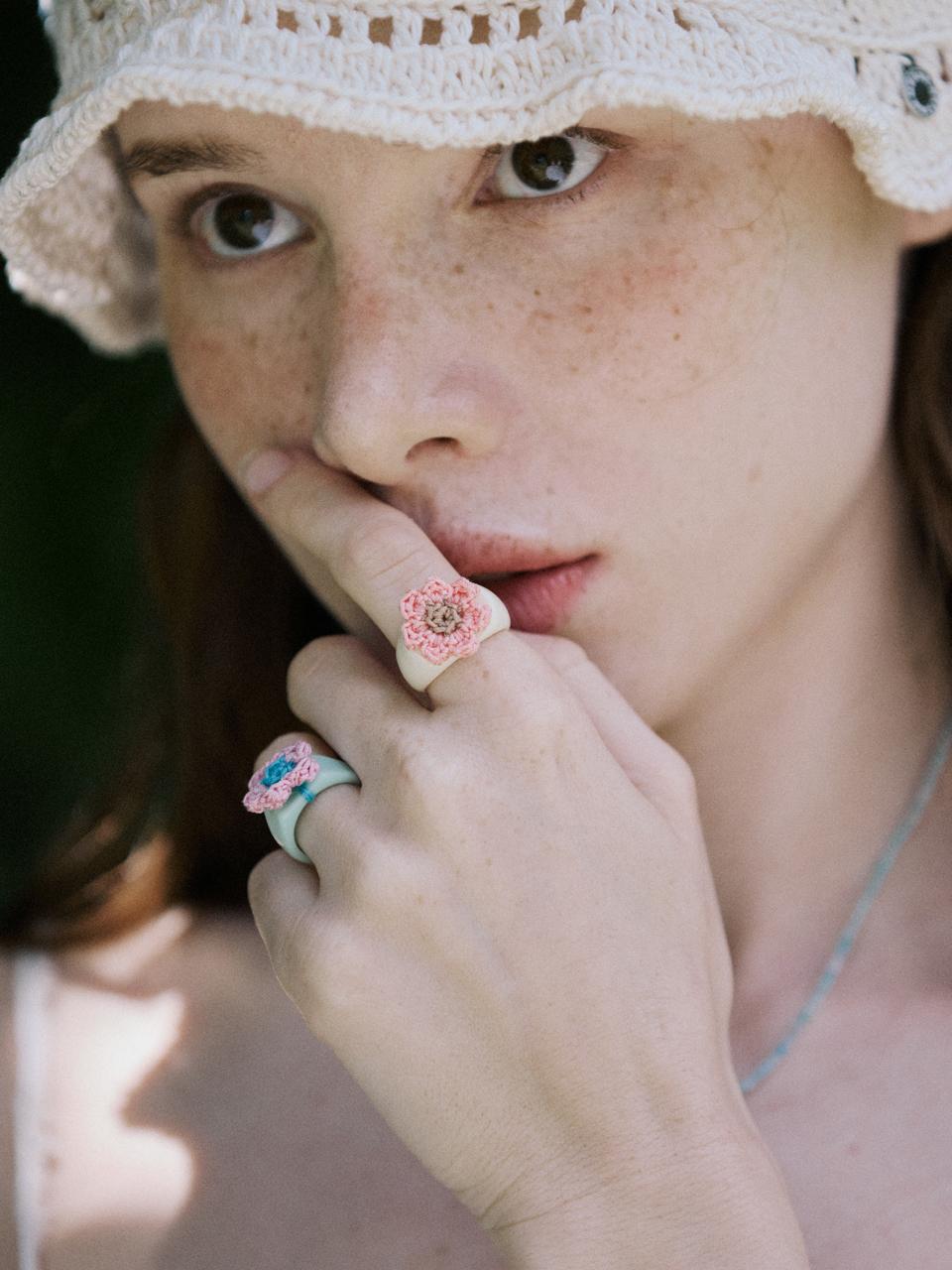 MERRYMOTIVE Crochet hand knitted flower ring (4color)