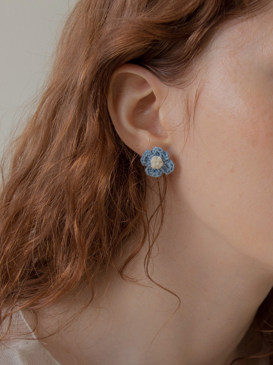 MERRYMOTIVE Vintage Knit Flower Earrings ( Denim )