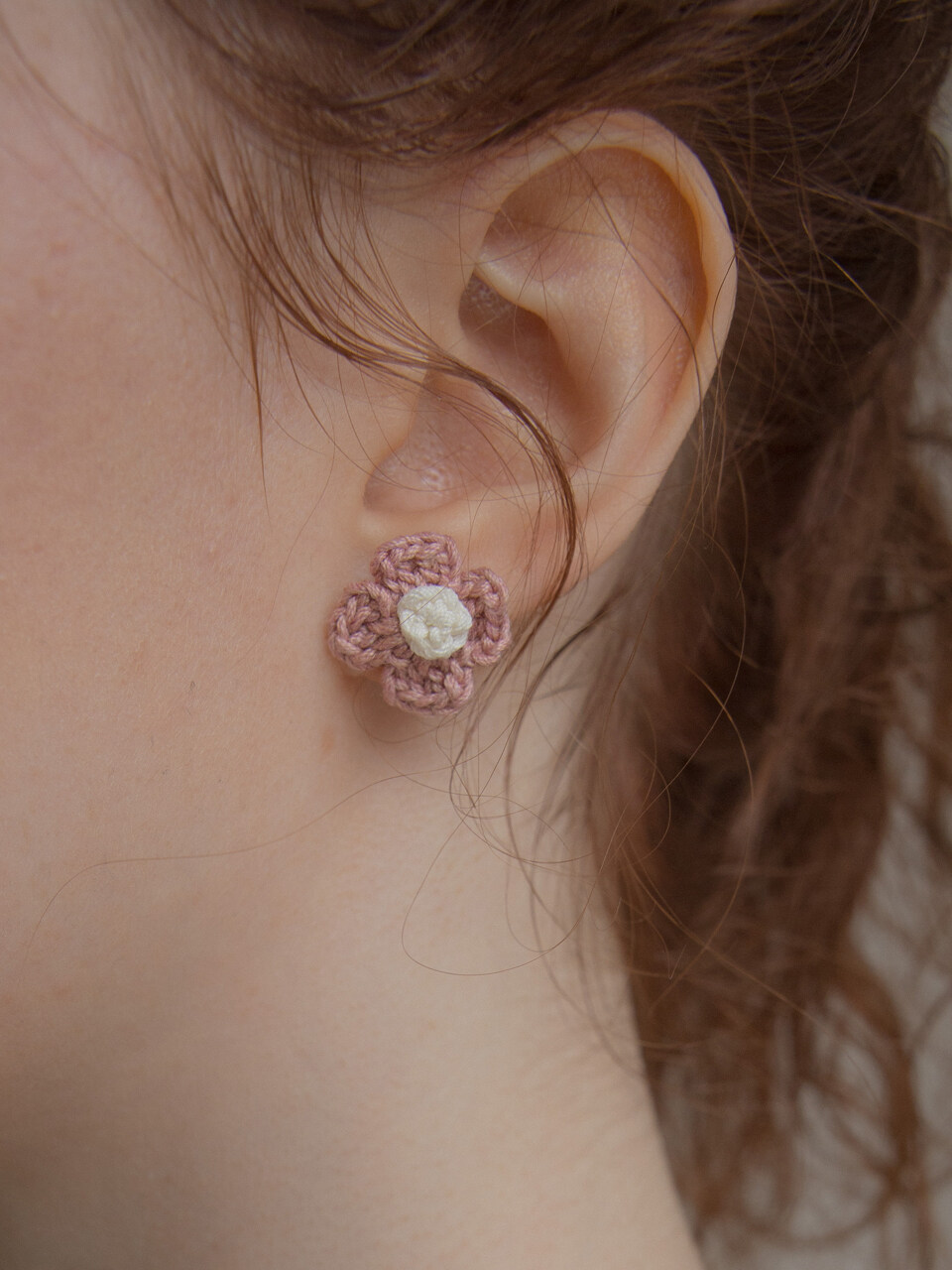 MERRYMOTIVE Vintage Knit Flower Earrings ( Indi Pink )
