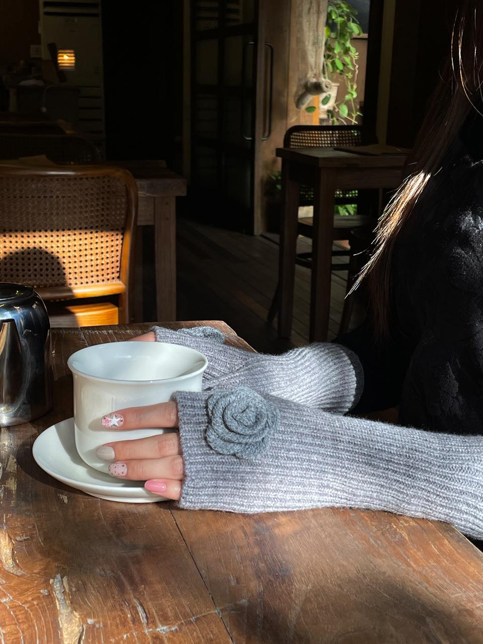 METAPHER MET Flower Hand Warmers Gloves [Grey]