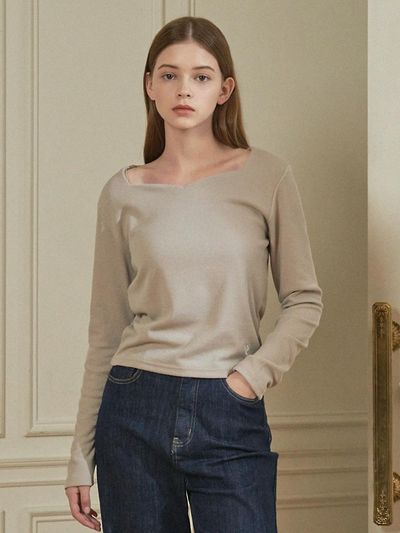 MICANE Ivy Heart Neck T-shirt Beige