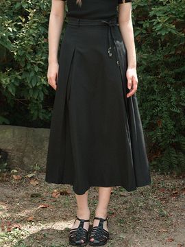MICANE Nerine Strap Pleats Long Skirt