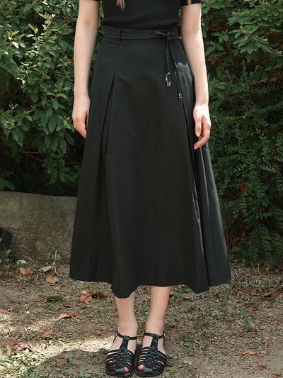 MICANE Nerine Strap Pleats Long Skirt