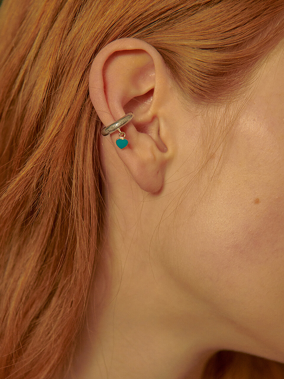 MIDNIGHT MOMENT Basis love earcuff