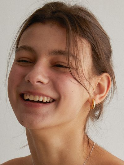 MIDNIGHT MOMENT Bold Hoop Earring_Gold