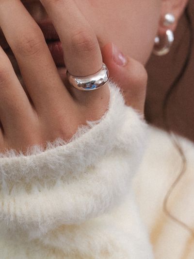 MIDNIGHT MOMENT Bumpy Volume Ring