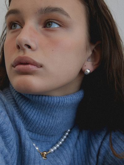 MIDNIGHT MOMENT Button Earring
