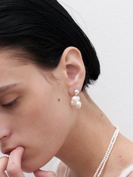 MIDNIGHT MOMENT Pearl Chain Drop Silver Earring
