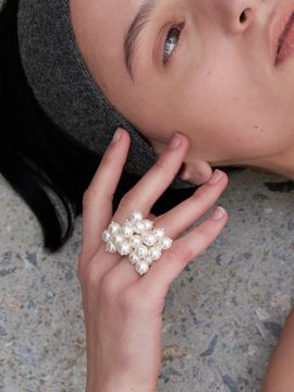 MIDNIGHT MOMENT Pearl Silver Ball Chain Ring