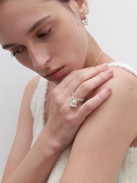 MIDNIGHT MOMENT Silver-plated Delicate Ball Statement Ring [Silver]