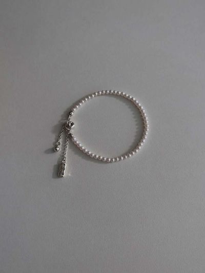 MIDNIGHT MOMENT Standard Thin Pearl Bracelet