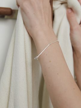 MIDNIGHT MOMENT Stem Thin Bracelet
