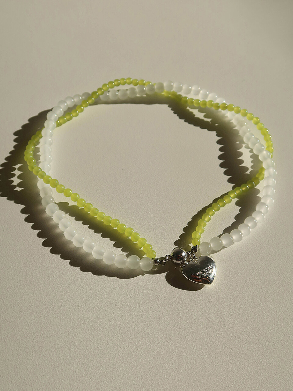 MIDNIGHT MOMENT Twist Necklace_White and green