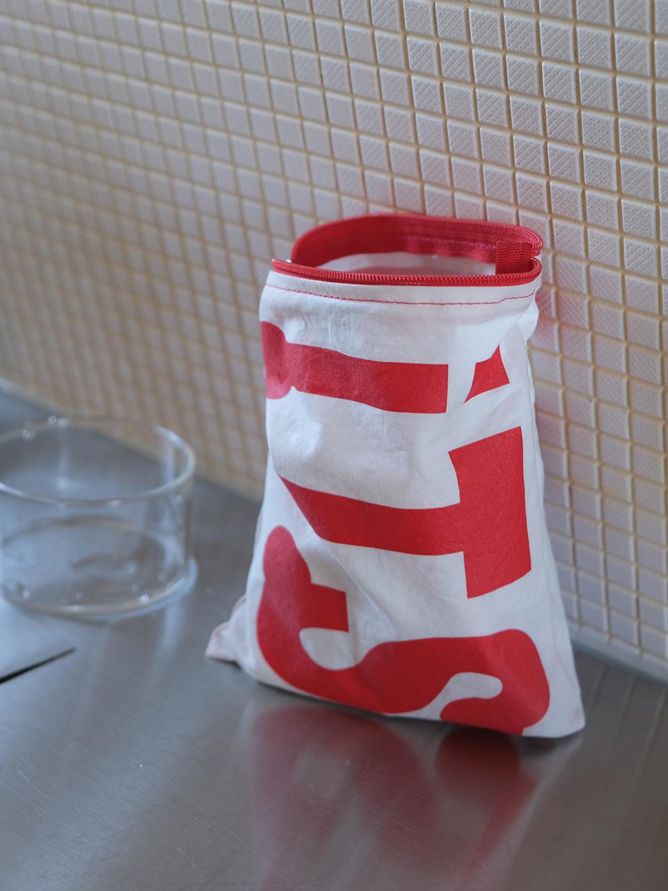 minmin [MINMIN]FRUiTS COLOR POUCH (FRESH WHITE RED)