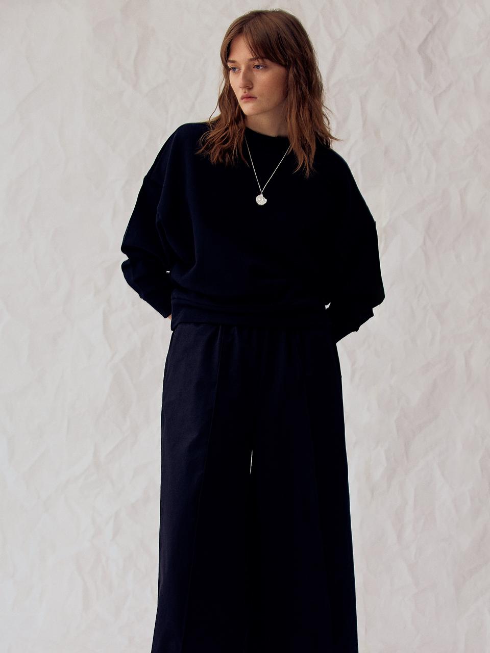 MINNCHAI Neck Strap Sweat Shirts