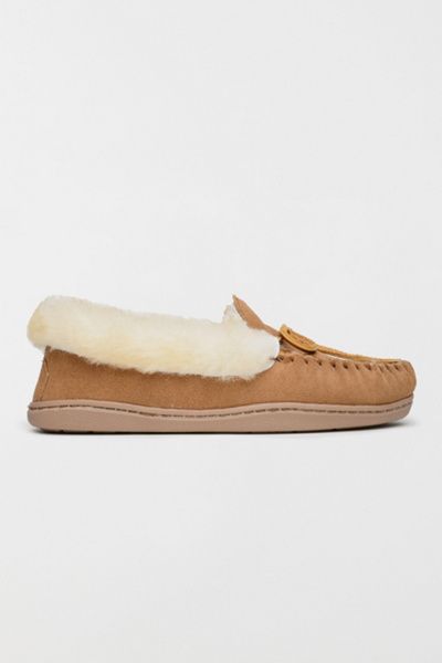 Minnetonka Minnetonka Alpine Suede Sheepskin Slippers in Tan, Women's at Urban Outfitters