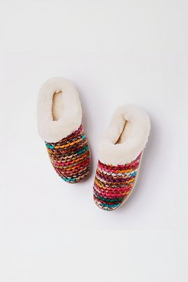 Minnetonka Minnetonka Dina Clog Slippers in Knit, Women's at Urban Outfitters