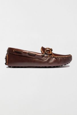 Minnetonka Minnetonka Leather Classic Driver Loafer in Dark Brown, Women's at Urban Outfitters