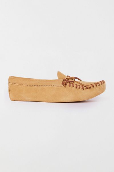 Minnetonka Minnetonka Men's Suede Softsole Moccasin Slipper in Tan, Men's at Urban Outfitters