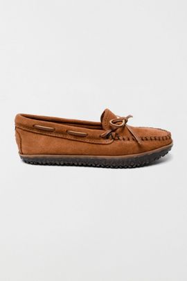 Minnetonka Minnetonka Suede Tread Loafer Moccasin in Brown, Women's at Urban Outfitters