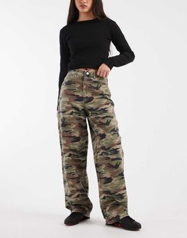 Miss Selfridge Miss Selfridge baggy jeans in camouflage print-Multi