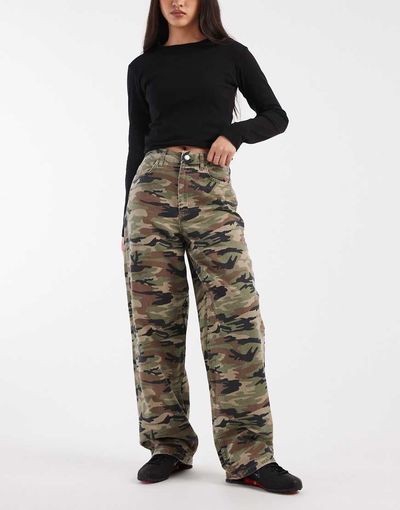 Miss Selfridge Miss Selfridge baggy jeans in camouflage print-Multi