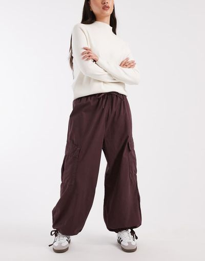 Miss Selfridge Miss Selfridge balloon cargo pants in burgundy-Multi