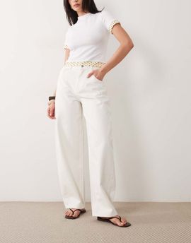 Miss Selfridge Miss Selfridge barrel leg jeans in ecru-White