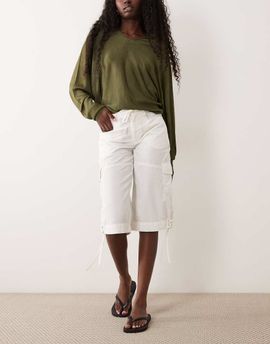 Miss Selfridge Miss Selfridge cargo capris in cream-White